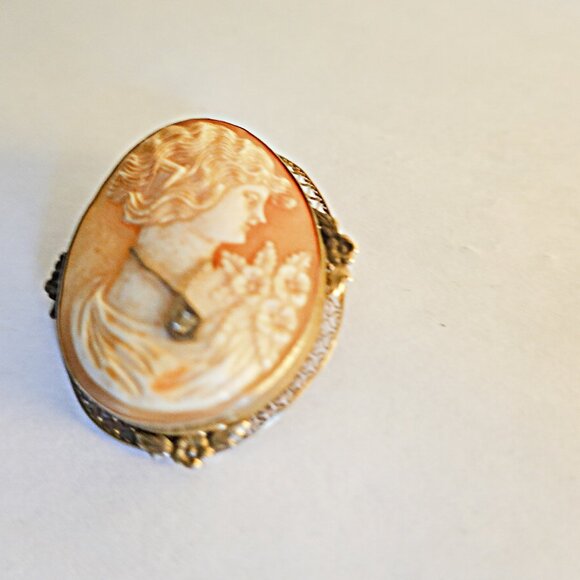 Antique Jewelry - Cameo Vintage Brooch Pendant with genuine Diamond